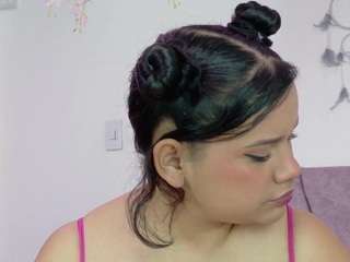 NaomiiEvans live webcam show