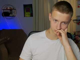 Live cam show with noah-nero