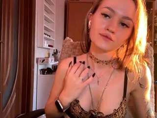 SharmaineWeatherwax live cam preview