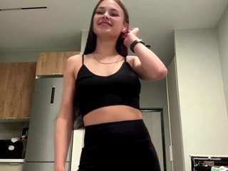 Adelakrzesinski's cam show statistics and live stream