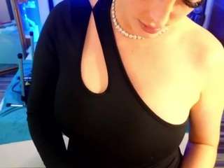glamorous-kay