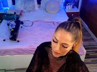 glamorous-kay