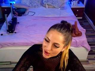 glamorous-kay