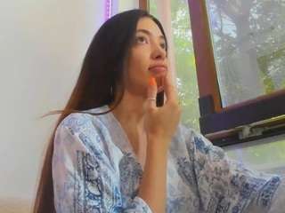 Layla-Noor live webcam show
