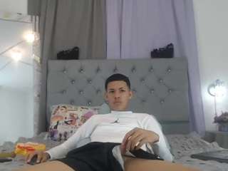 Live cam show with PhillipCoxx