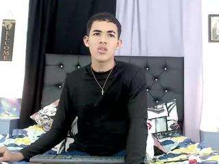 PhillipCoxx live webcam show
