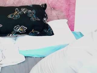Slendyclub's cam show statistics and live stream