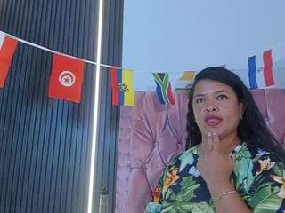 aisha-moore live cam — amateur, lingerie, young adult