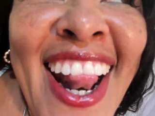 aisha-moore live webcam show
