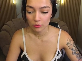 cinnamon-b live webcam show