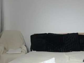 layla12a live webcam show