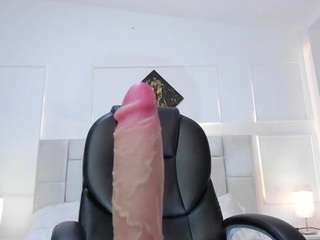 le modèle martina-evan est en webcam porno dans un show sur le site camsoda, il possède les tags suivants: ahegao,sex toys,ass,natural,no smoking,oil,orgasm,roleplay,sexydance,lovense,shaved pussy,spank,striptease,thick,tittyfuck,toys,twerk,moaning,naked,jerk off instruction