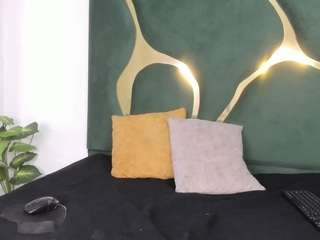milapetiteasm's live room