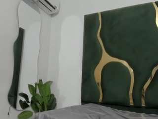 milapetiteAsm live cam preview
