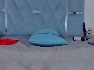 milapetiteAsm live cam preview