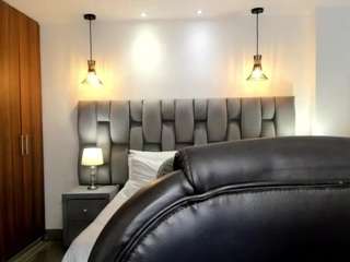 naiah-blue