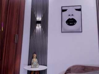 naiah-blue live webcam show