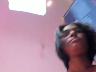 vanessa-guzman01's live room