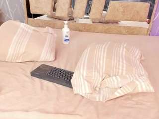 vanessa-guzman01 Live Webcam on CamSoda