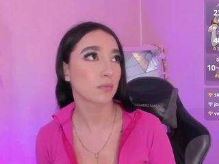 Angeelblosoom live cam on CamSoda