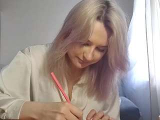 Johnnybrierre's cam show statistics and live stream