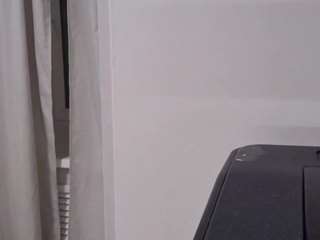 Flora live cam preview