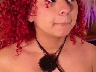 lara-curly