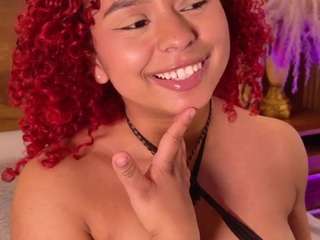 lara-curly