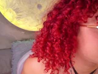 lara-curly