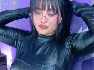 miss-scarllet live webcam show