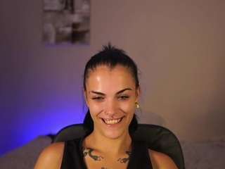 pauline2005 live webcam show