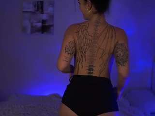 pauline2005 live webcam show