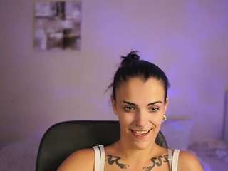 pauline2005 live webcam show