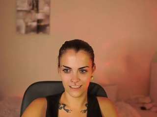 Pauline2005 live webcam show