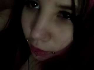 Treasahotze's cam show statistics and live stream