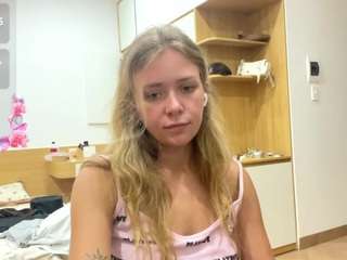 KaY live cam preview
