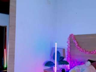 lara-rous Sex Cam Show