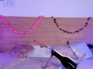 Lara Rous-Pretty live webcam show