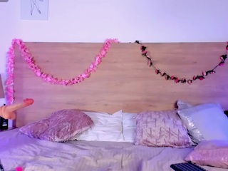Lara Rous-Pretty live webcam show