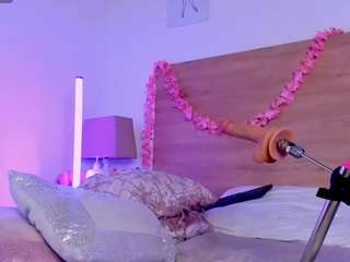 Lara Rous-Pretty live webcam show
