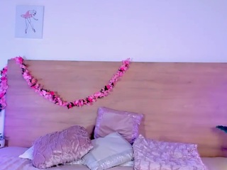 Lara Rous-Pretty live webcam show