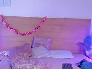 Lara Rous-Pretty live webcam show