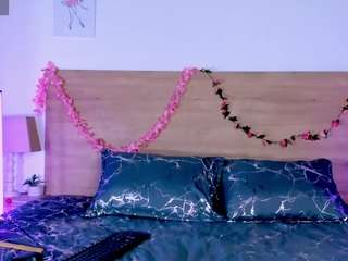 Live cam show with Lara Rous-Pretty