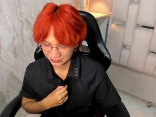 le modèle eriolwest est en webcam porno dans un show sur le site camsoda, il possède les tags suivants: average,brown eyes,dirty talk,facial piercings,no drinking,orgasm,red hair,smoking,spank,tattoos,teen 18,tiny tits,young adult,asian,hd,small tits
