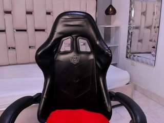 Eriolwest's cam show statistics and live stream