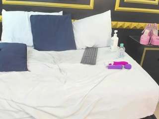 bombom-fox live webcam show