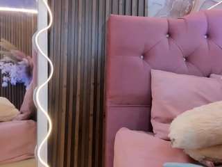 kiara-tay Sex Cam Show
