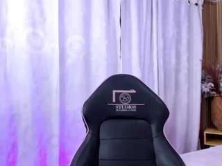 kiara-tay Sex Cam Show