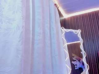 kiara-tay live webcam show