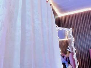 kiara-tay live webcam show